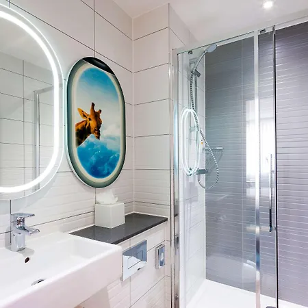 Ibis Styles London Heathrow Airport Hotel Hillingdon Exterior photo
