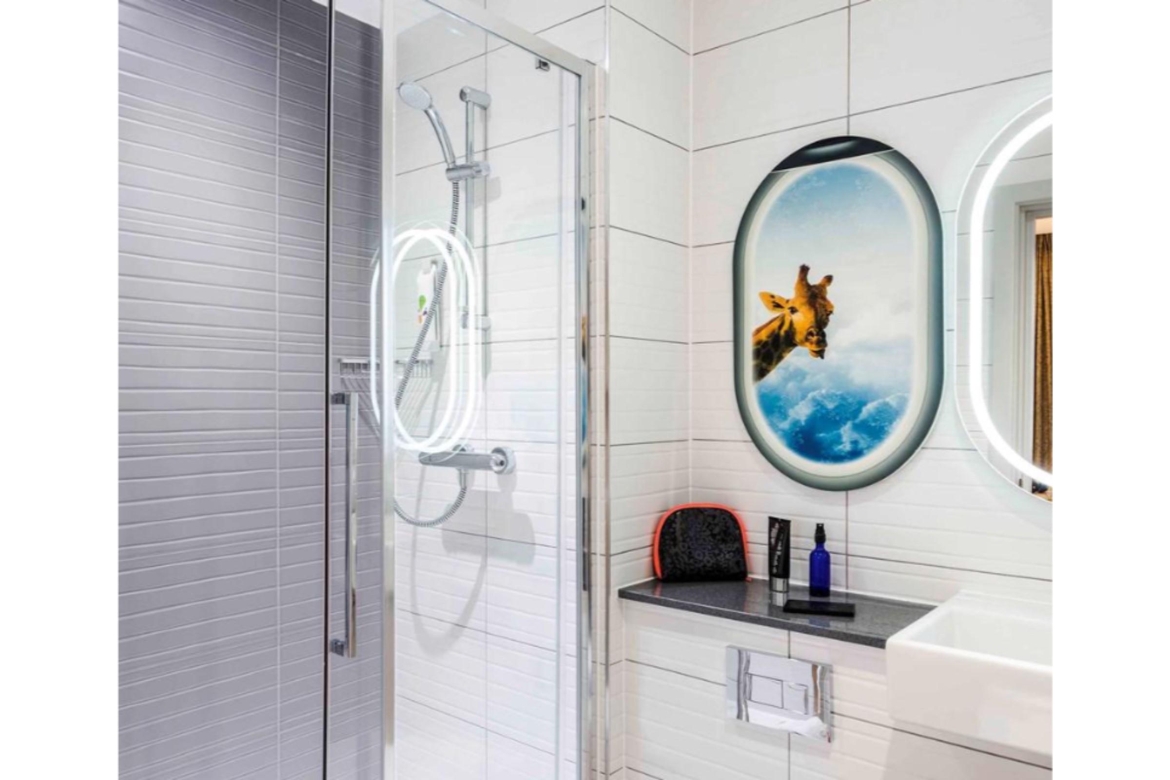 Hotel Ibis Styles London Heathrow Airport 3*