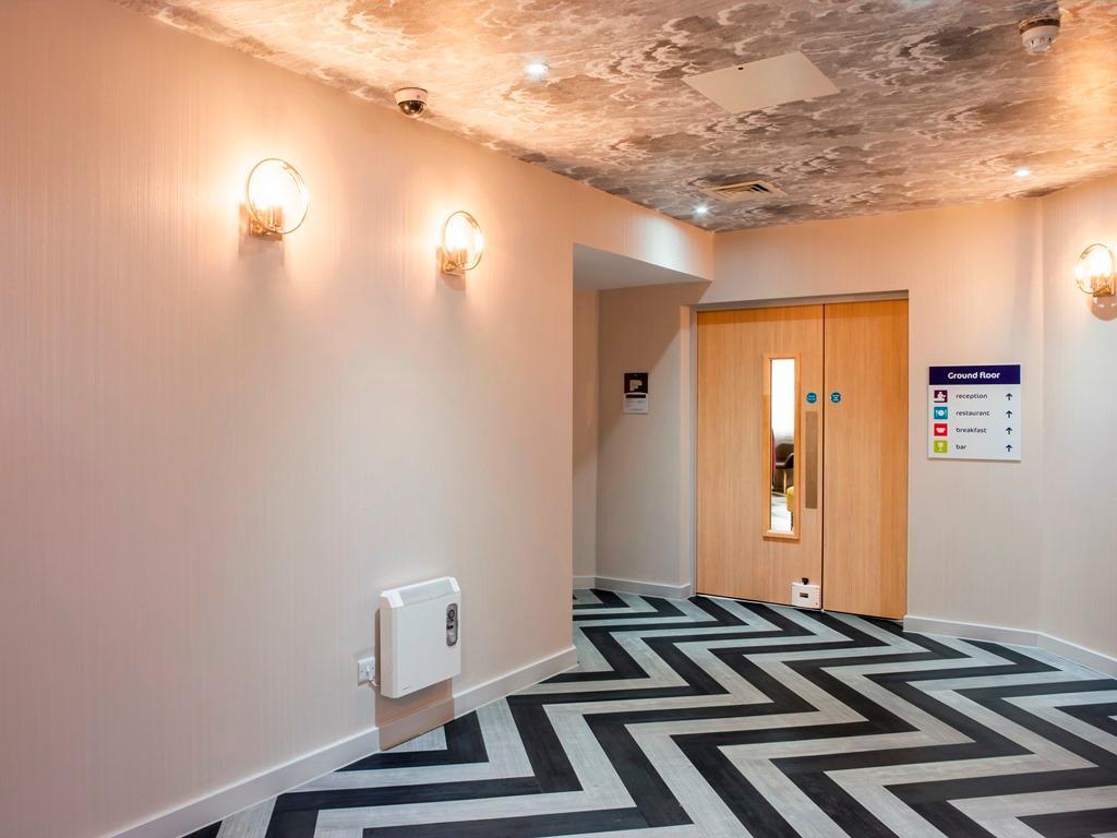 Hotel Ibis Styles London Heathrow Airport