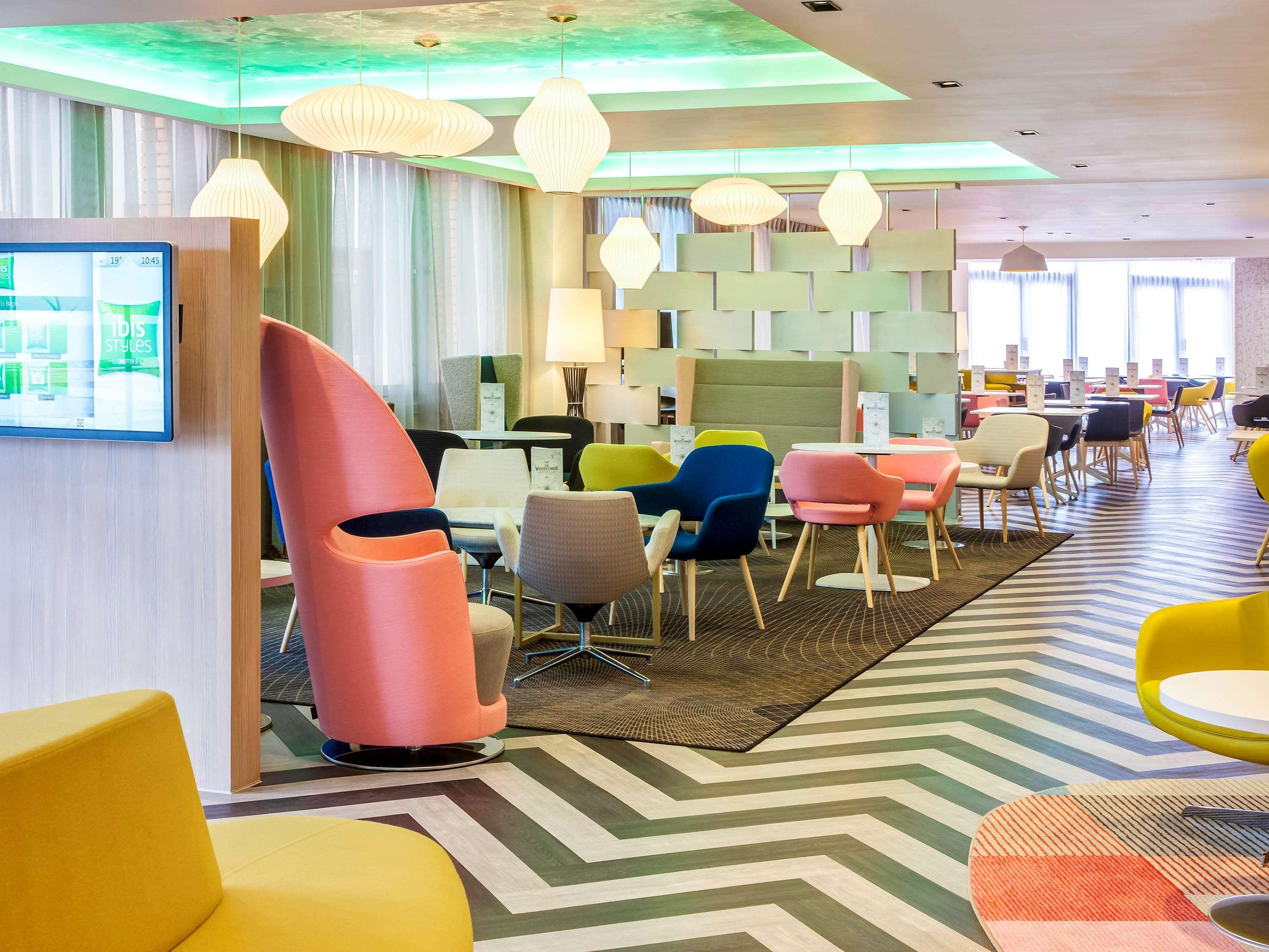 Hotel Ibis Styles London Heathrow Airport 3*