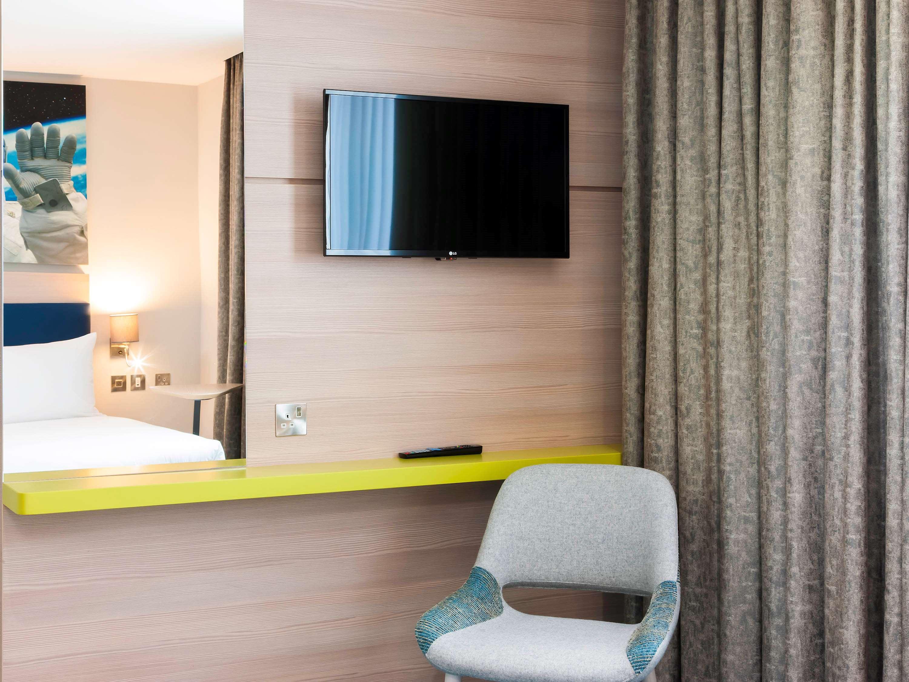 Hotel Ibis Styles London Heathrow Airport