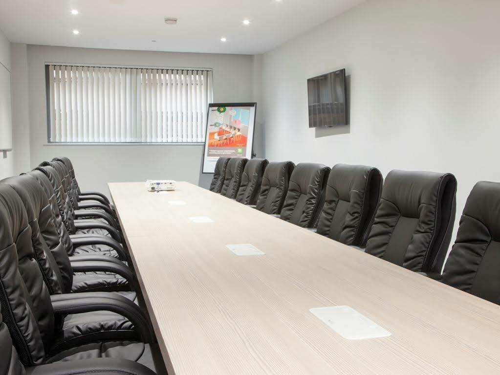 Ibis Styles London Heathrow Airport Hotel 3*